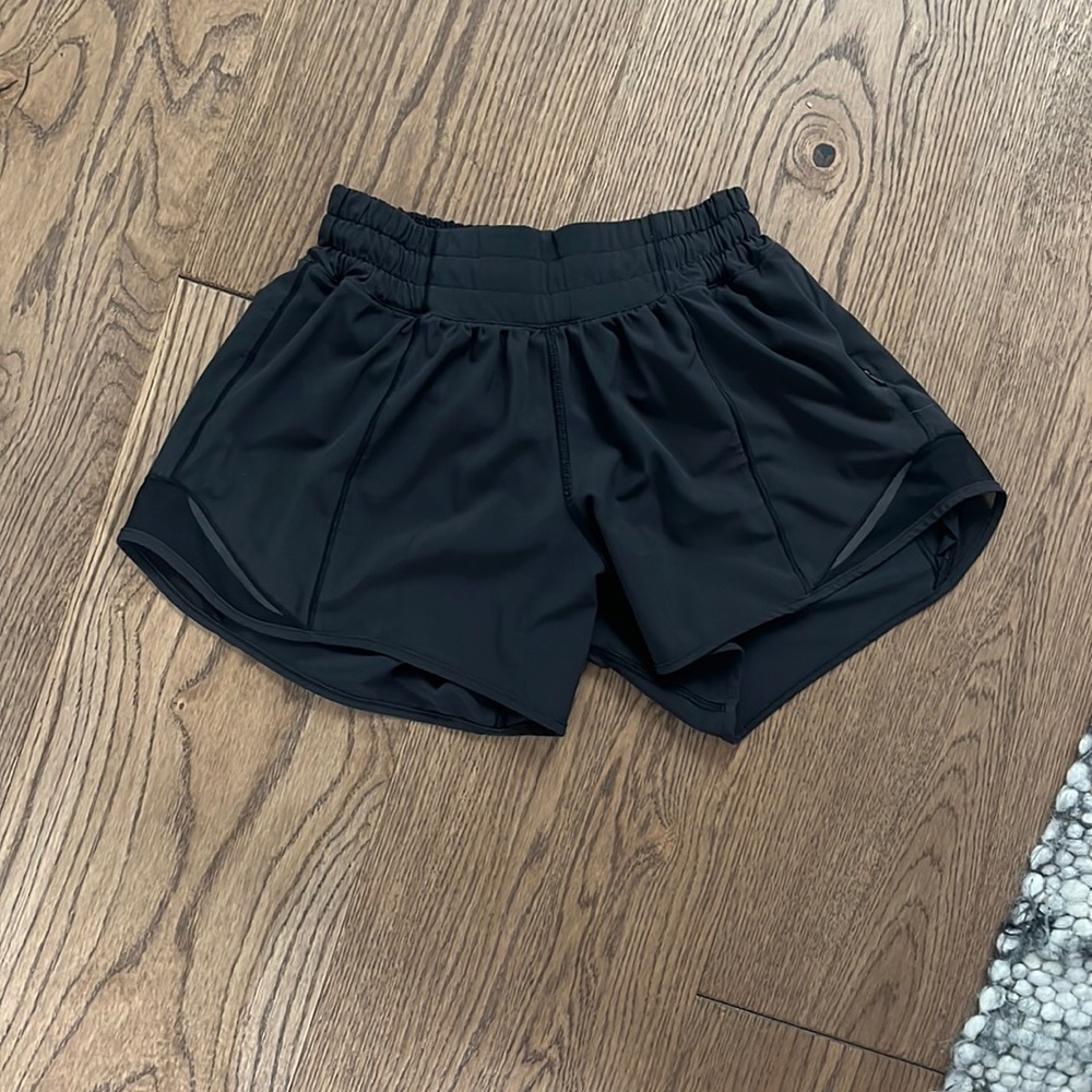 Black Lululemon Hotty hots